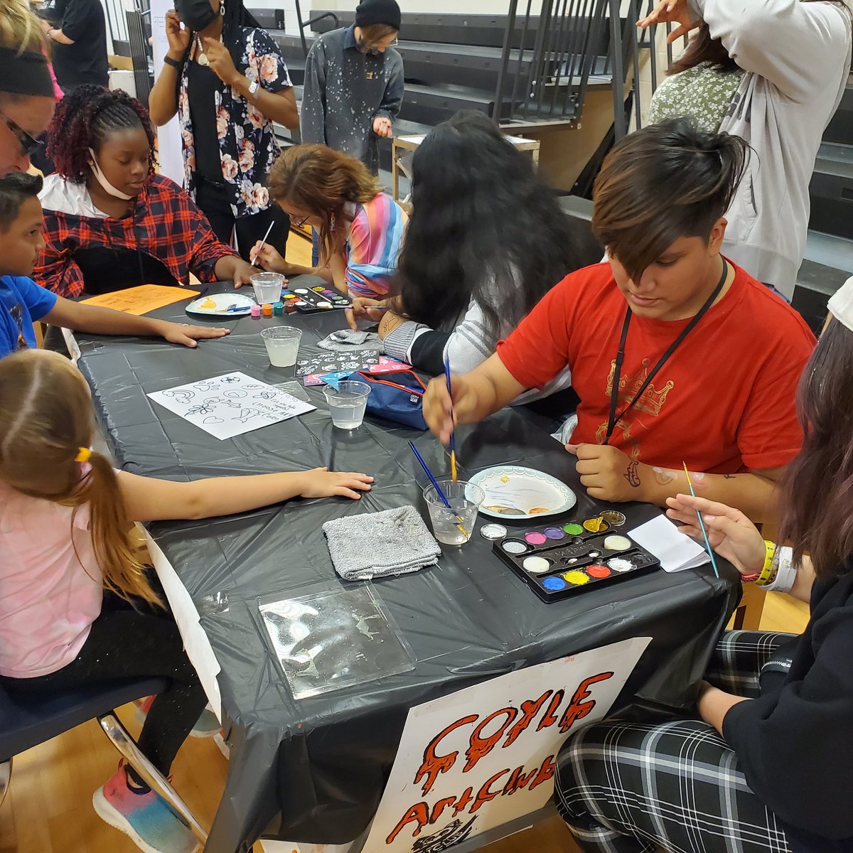 ArtCoyle's tweet photo. Thank you to everyone who came out to our Night of the Arts last night! I can't wait to deliver Artist Compliments that guests left for our students. Art Club had a blast painting hands and still made time to see theatre, choir, &amp; band performances! @Coyle_Cougars #gisdfinearts https://t.co/gHVADzHYuP