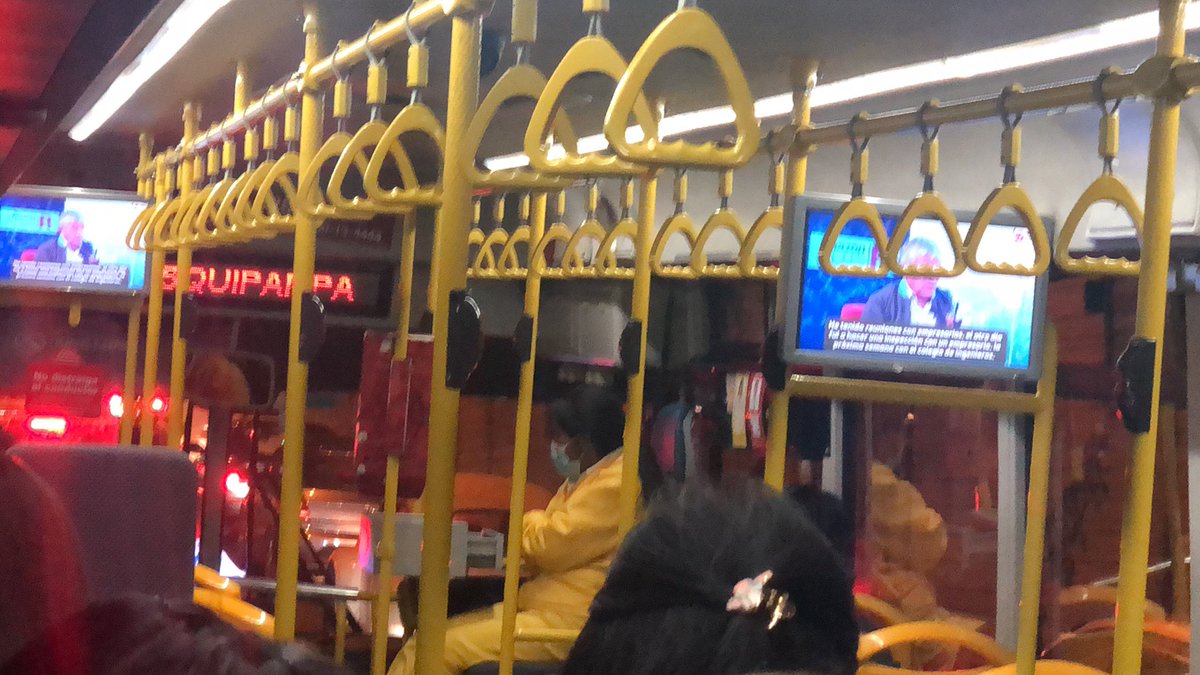 BordilloRoby's tweet photo. Viajando en el #PumaKatari como siempre y me ponen un video entrevista con el #AlcaldeIncapaz q ya va 30min y sigue...Un exceso, un abuso,  antes ponían buena música y mensajes educativos. Por lo menos el anfitrión y conductor de primera  mantienen el buen servicio. @LaPazBUS https://t.co/l57vdOryIl