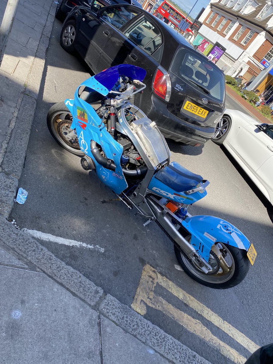 PiniShemesh's tweet photo. London can sometimes show you it’s GTA on a smaller scale #dailycommute
#itsnotbad #ObiWan https://t.co/F0fr2lDoNT