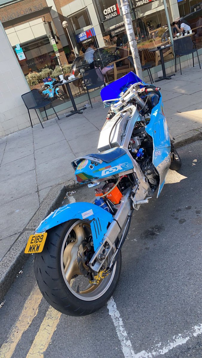 PiniShemesh's tweet photo. London can sometimes show you it’s GTA on a smaller scale #dailycommute
#itsnotbad #ObiWan https://t.co/F0fr2lDoNT