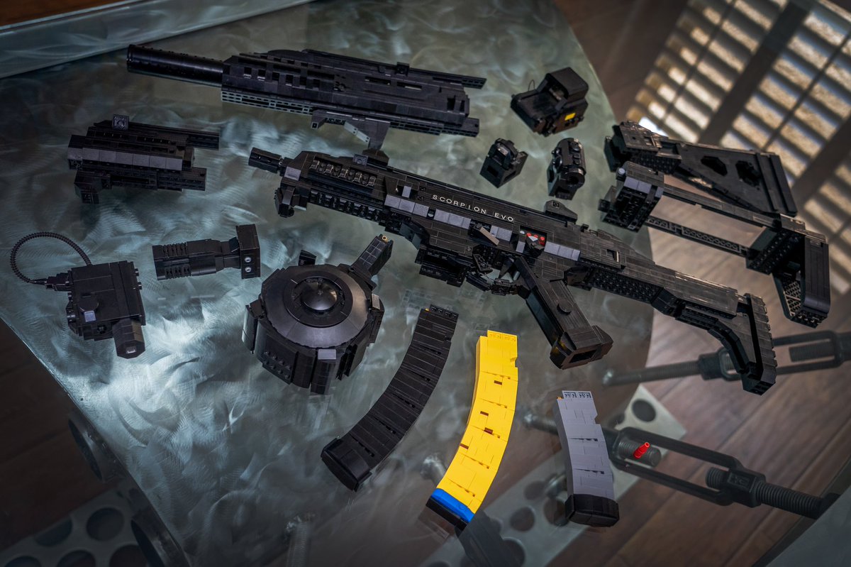 The highest quality of modularity that I can bring in LEGO form, here we have the CZ Scorpion EVO 3 Carbine/ Sub-Machine Gun! Filled to the brim with 3 different handguards, optics, stock choices as well as multiple magazines and attachments to add! youtu.be/y_i4UVereEU