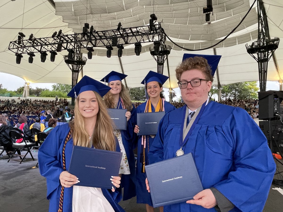 Clawson_Schools's tweet photo. On Thursday, May 26th, we celebrated four Clawson students as they graduated from International Academy! The commencement ceremony was held at The Aretha Franklin Amphitheater. Congratulations Carley, Sydney, Claire and Joseph! We are proud of you! 🎓#ClawsonPride https://t.co/c7h1IU7qRX