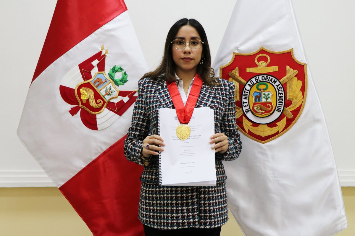 #EgresadosCAEN 🎓 | Felicitaciones a la Abogada Lesly Nadir Shica Seguil, quien sustentó con éxito su tesis para obtener el grado académico de Maestra en Inteligencia Estratégica. 👏

📌 Lee la nota aquí: bit.ly/3PMqiUq

#MaestríaCAEN #Inteligencia #AlumniCAEN