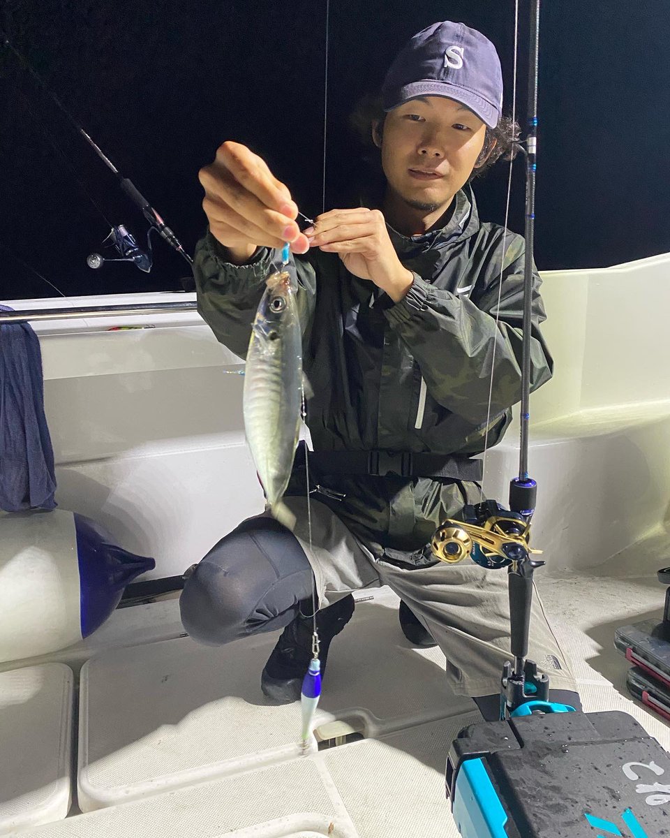 hit__life's tweet photo. まだ本調子とまでは行きませんが夜焚きで良く釣れる様になって来ました、これからどんどん良くなっていくと思うので是非ご予約ださい🙇♂️🦑
#長崎
#大村湾
#彼杵港
#遊漁船
#ヒットライフ
#HITLIFE
#釣り
#fishing
#釣り好きな人と繋がりたい
#オフショア
#イカメタル
#夜焚き
#ヤリイカ https://t.co/l8bqYvyU6w