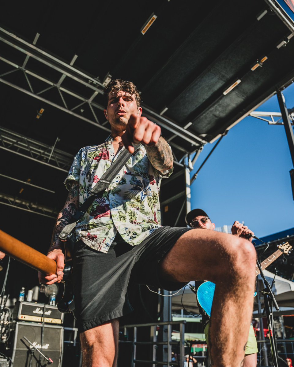 sowhatmusicfest's tweet photo. 🦀🦀🦀
@AttackAttackUS

📸 @jamescoffmann https://t.co/llqwbQ8y8H