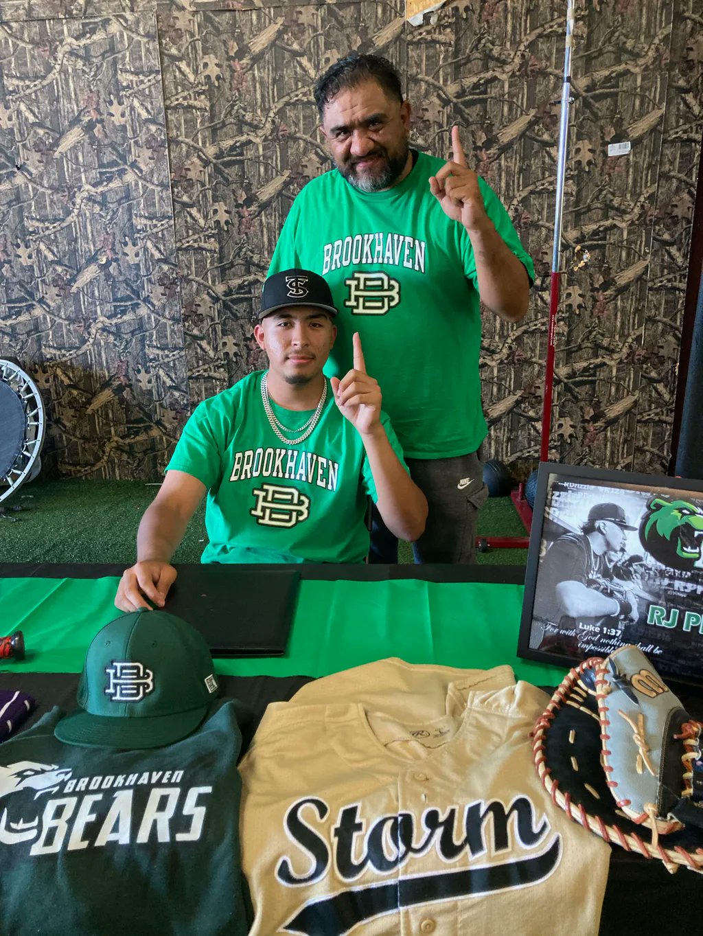 Dallas College Brookhaven Campus Athletics on X: The postseason postgame  handshake line & then huddle as @brookhaven @haven_baseball wins 5-3!  Congratulations @CoachRains20 & @SkylarSillivent for advancing in the  winners bracket of the