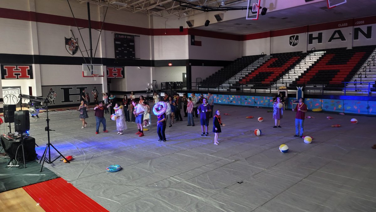 MRuiz_HHS's tweet photo. These students are my why!!! I love being a teacher and bringing them joy and happiness fills my heart. They danced, they eat and they had a blast. Thank you to @HanksInteract @HanksVB_Knights for helping us put the event together. #loveteaching 🛡🆙️ https://t.co/2vvznL3xin