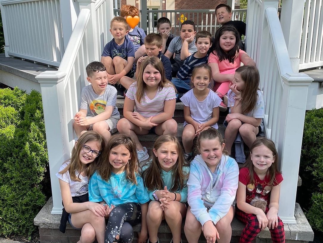 LynnetteMGall's tweet photo. My three favorite photos from the School-Wide Walk this week ❤️🖤 We walked one mile around the Village! #secondgradecadets #onevillage https://t.co/DmbknI0aN2