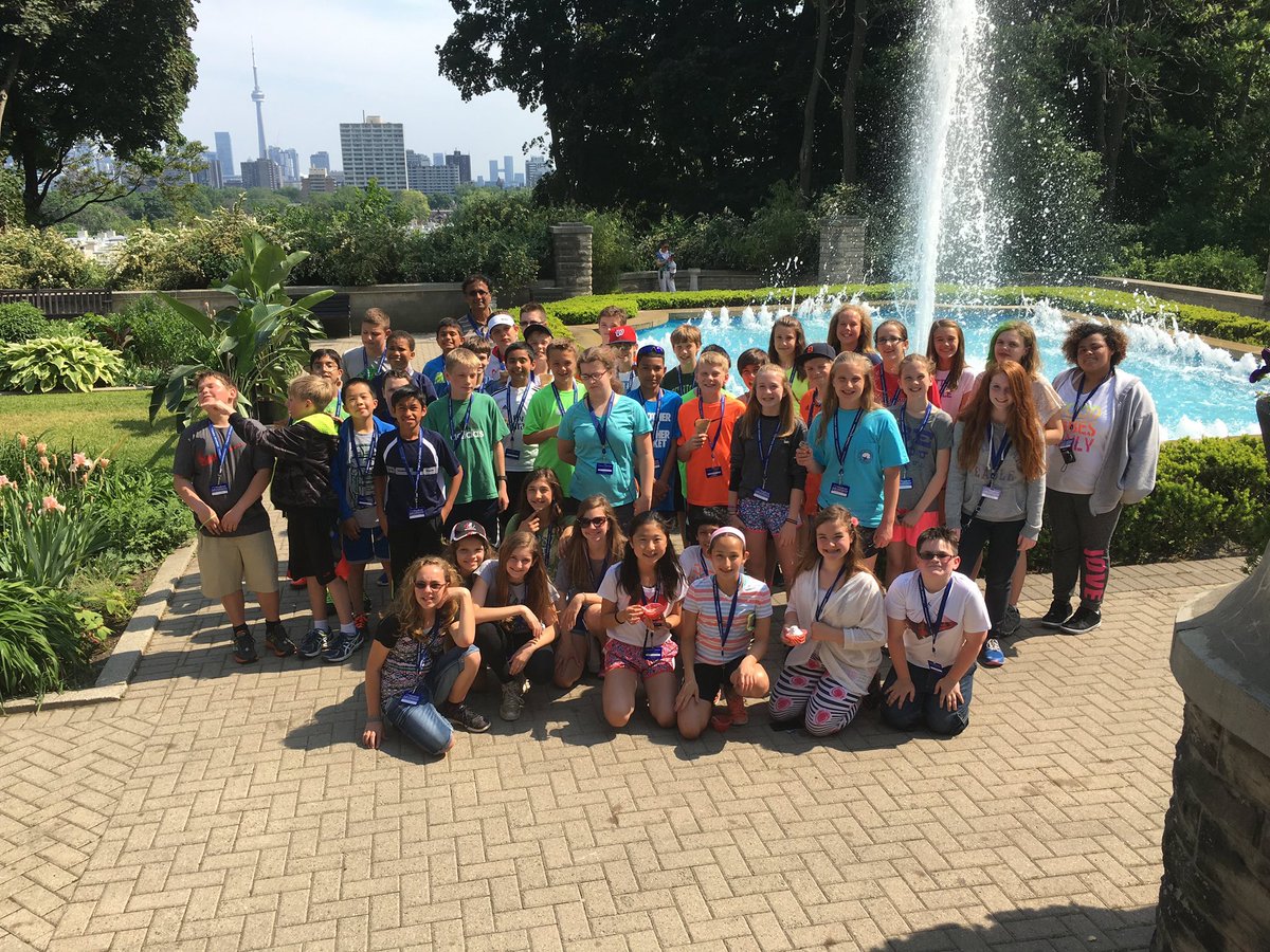 collins6crew's tweet photo. 6th graders from Collins/Peet 2015-2016, congrats on your last day of school! Good luck in everything you do!!!#smscompass #smsgraduates https://t.co/vmYOFe9Mce