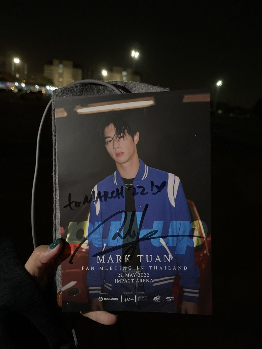 March_Tuan's tweet photo. 𝐌𝐚𝐫𝐜𝐡 𝟐𝟐 🐰 𝐌𝐚𝐫𝐤 𝐓𝐮𝐚𝐧

#PULLUPwithMarkTuan_Day1 #FanSign
thanks for the opportunity

#OnlyMarkTuan
#FocusMarkTuan
#SupportMarkTuan
#March22xMarkTuan 💫

@MarkTuan #MarkTuan #มาร์คต้วน 💕🐰
#段宜恩 #마크  #마크투안 @DNAOfficial 🧬
#GOT7  #갓세븐  @GOT7Official 💚🕊 https://t.co/Czh93sf2DI