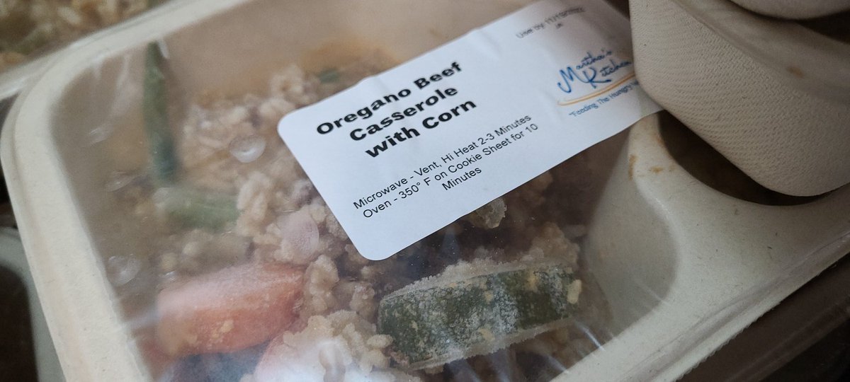 Come and get easy frozen dinners for your family... at Family Engagement Wellness Center tonight! Open til 7!  ¡Venga y obtenga cenas congeladas fáciles para su familia... en Family Engagement Wellness Center esta noche! ¡Abierto hasta las 7! <a href="/PajaroValleyUSD/">Pajaro Valley Unified School District</a> ty Martha's Kitchen!