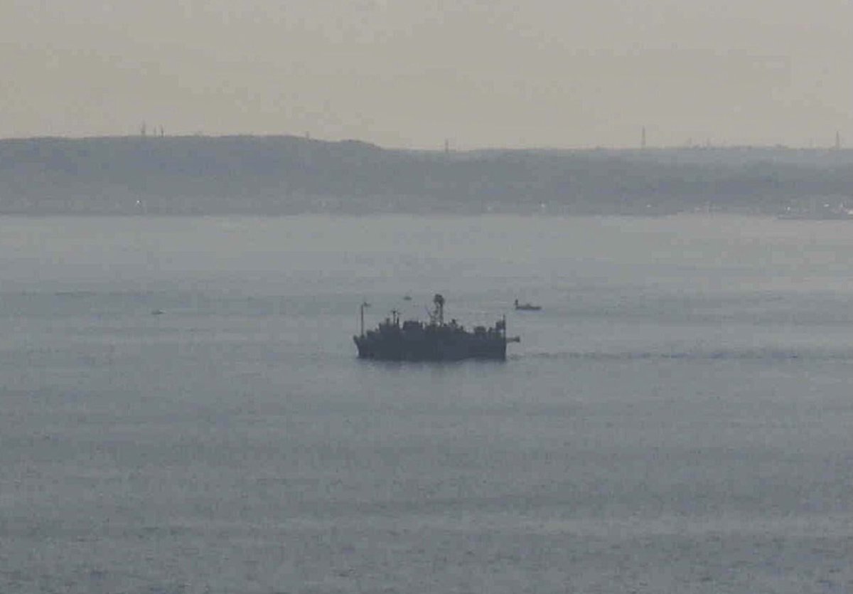 WarshipCam's tweet photo. USNS Able (T-AGOS-20) Victorious-class oceanographic survey ship coming into Yokohama, Japan - May 28, 2022 #tagos20 #usnsable https://t.co/WrjrpnLuIF
