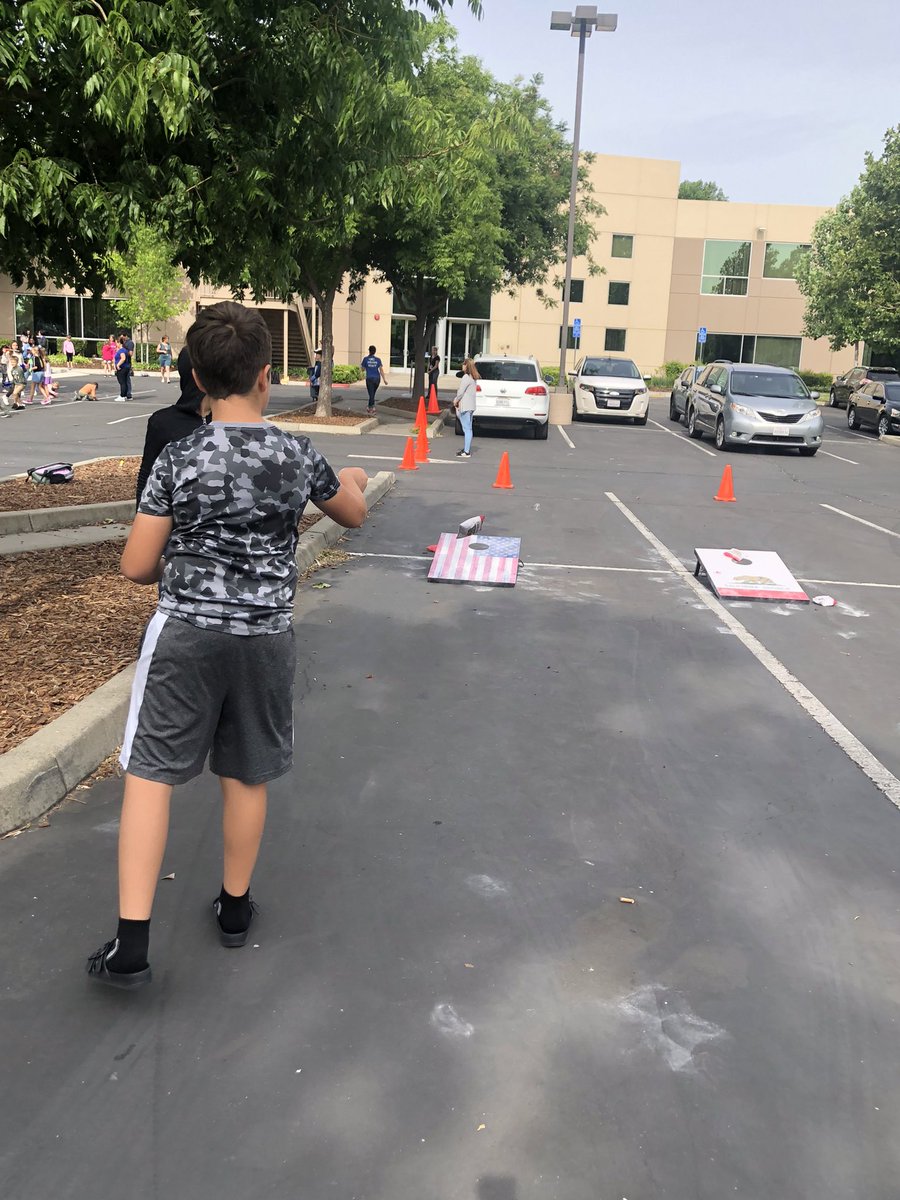 clstward1's tweet photo. Fantastic #EPICstudents year end carnival! Fun day before having to say goodbye to these awesome #4thgrade scholars. This was a terrific year! My ❤️ sings being part of the #gcc_charters family! #gccstrong @GCC_Charters &amp; @EPIC_academics https://t.co/G163dI4eJl