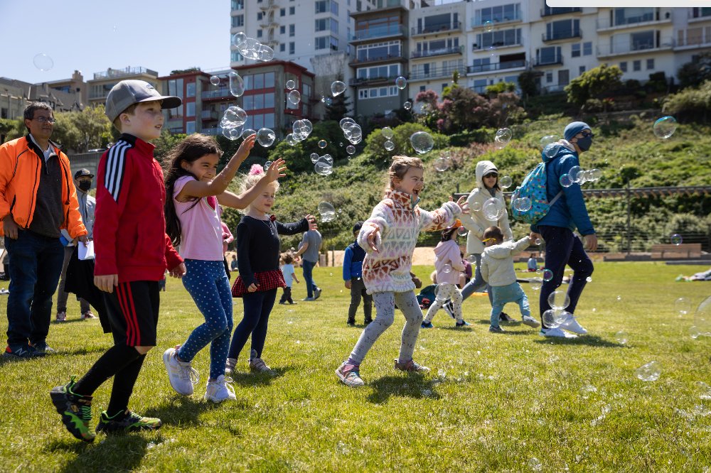 SF_Chamber's tweet photo. Join us for our monthly #BuildSF call on 6/8 at 8a! This month we will learn about the construction, design, and future of Francisco Park  from @CahillContract1

🏗️ Interested in attending? Register here: https://t.co/ZwPebnFW0c

🏞️ More on Francisco Park: https://t.co/TVmGA3mMjM https://t.co/NABRkgEdBS