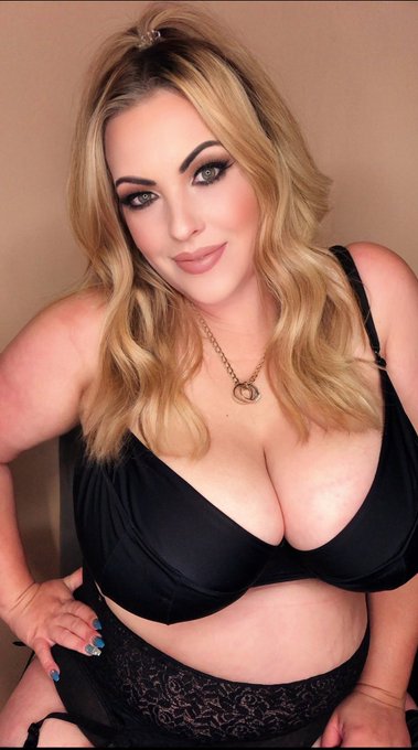 Feeling neglected ☹️ https://t.co/BjYGqQfOAE<a href="/tag/newprofilepic"class="tags"><span>#newprofilepic</span></a>