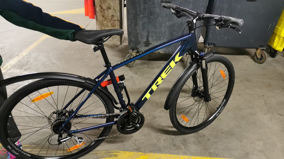 rayaoates's tweet photo. @stolenbikesdub Trek Dual Sport 2 bike stolen from bike shed of apartment block in Newmarket Hall Dublin 8. Very unique colouring. https://t.co/Fq4P8riSBj