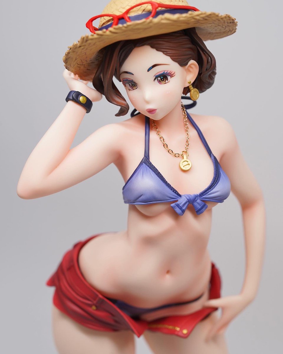 見栄子完成品フィギュア好評ムッチリ発売中❤️ 