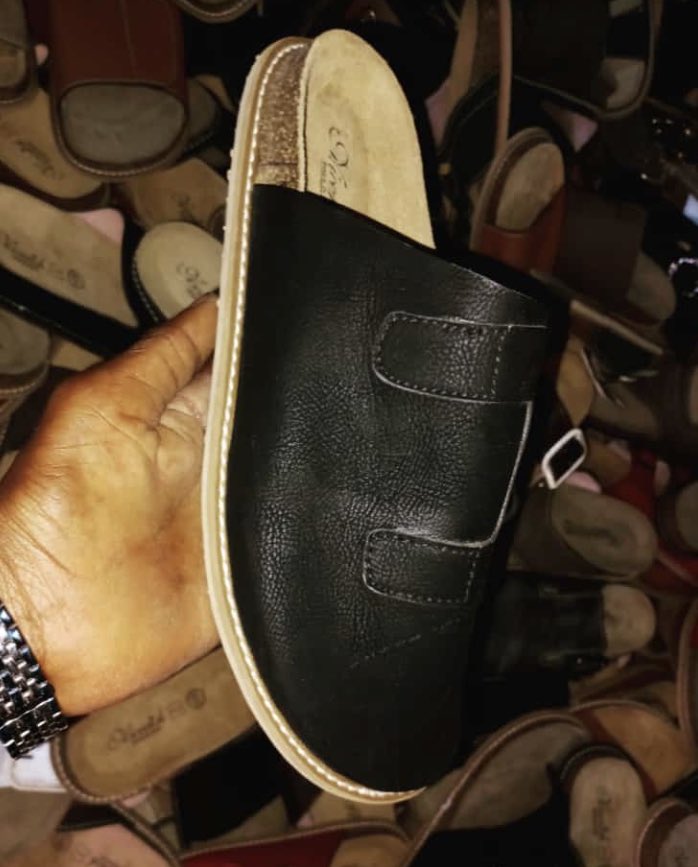 FirstRate_Shoes's tweet image. Hi tweeps, It’s being awhile... Enjoy ur weekend with FirstRate_Shoes Latest Design for #6k only...Contact us via DM or Call 07032888205... 
May almighty Allah bless u as u Retweet @__yellows @shvkurr_ @idrisndeji_ @Aashfinn #bashirahmad #AtikuLeads #JummahMubarak @Waspapping_