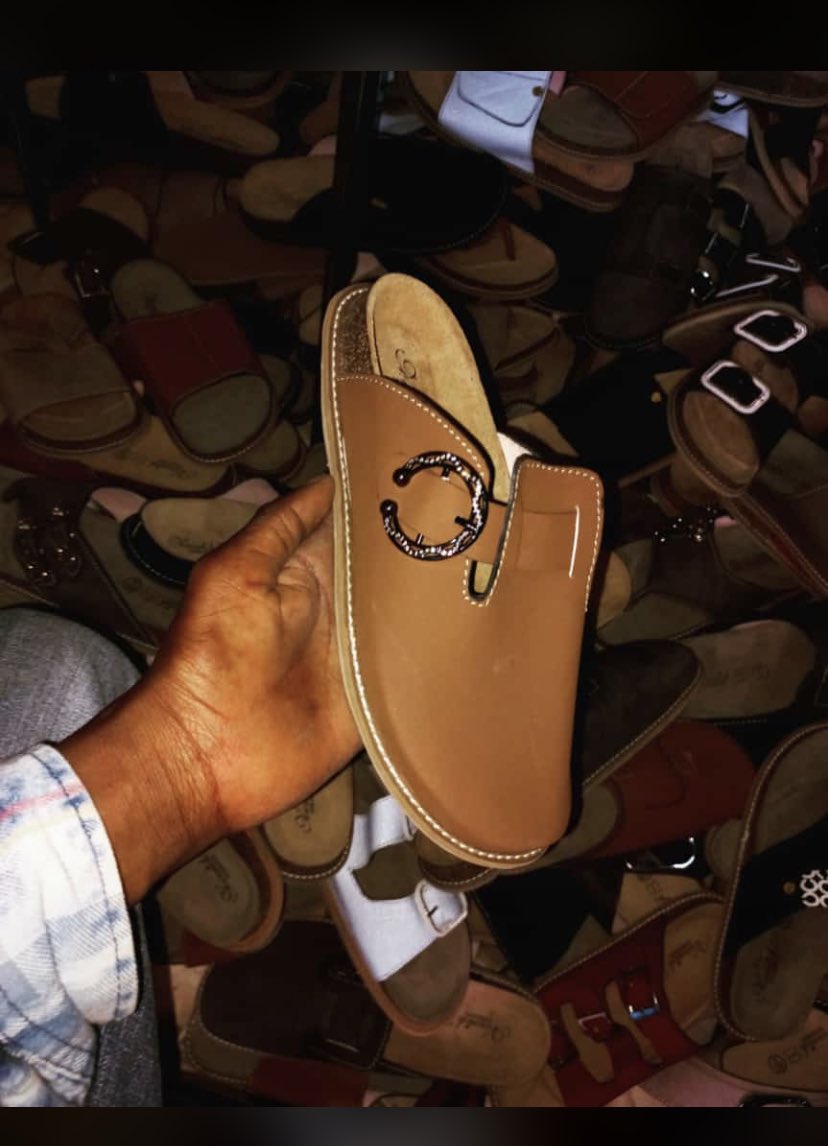 FirstRate_Shoes's tweet image. Hi tweeps, It’s being awhile... Enjoy ur weekend with FirstRate_Shoes Latest Design for #6k only...Contact us via DM or Call 07032888205... 
May almighty Allah bless u as u Retweet @__yellows @shvkurr_ @idrisndeji_ @Aashfinn #bashirahmad #AtikuLeads #JummahMubarak @Waspapping_