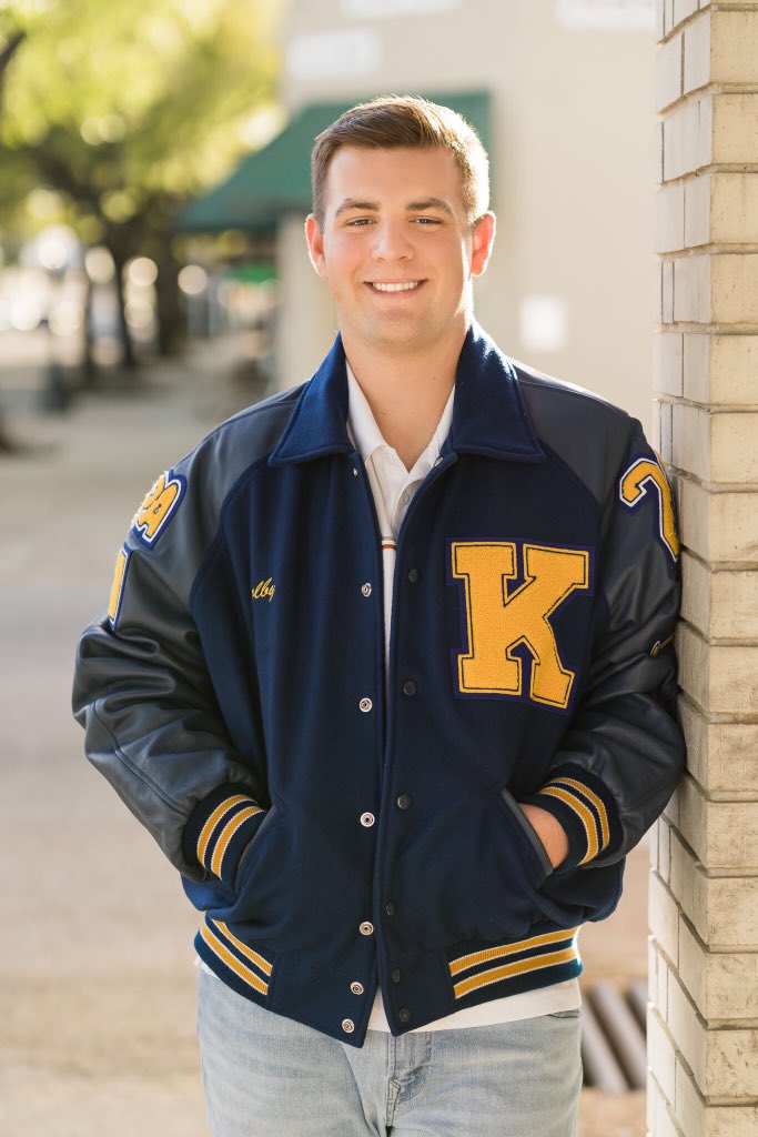 travis_arnold_'s tweet photo. #KleinHighGrad22 https://t.co/7R5DSK3NMn
