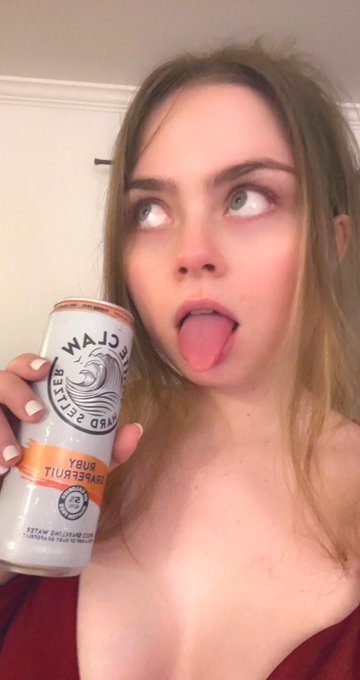 Watch MuscleMommyCosplays (🍑Linnea)'s leaked NSFW photo on TwXstars