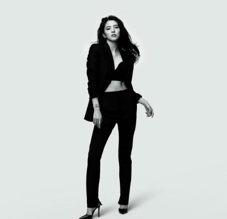 Fell in love with this black look.