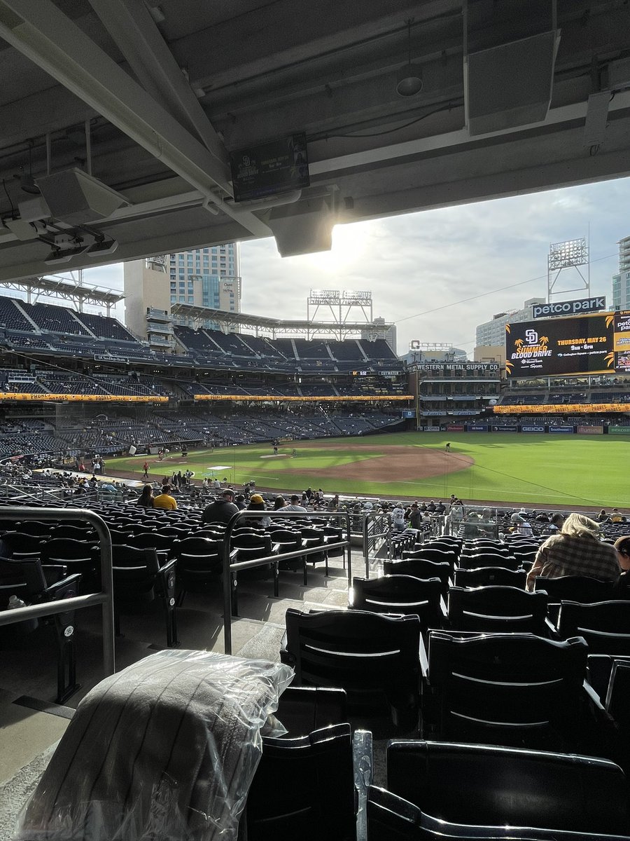 elissacroberson's tweet photo. Let’s go @Padres!! This lifetime fan is happy to be here on my 30th #FriarFaithful https://t.co/qZmX35VYUv