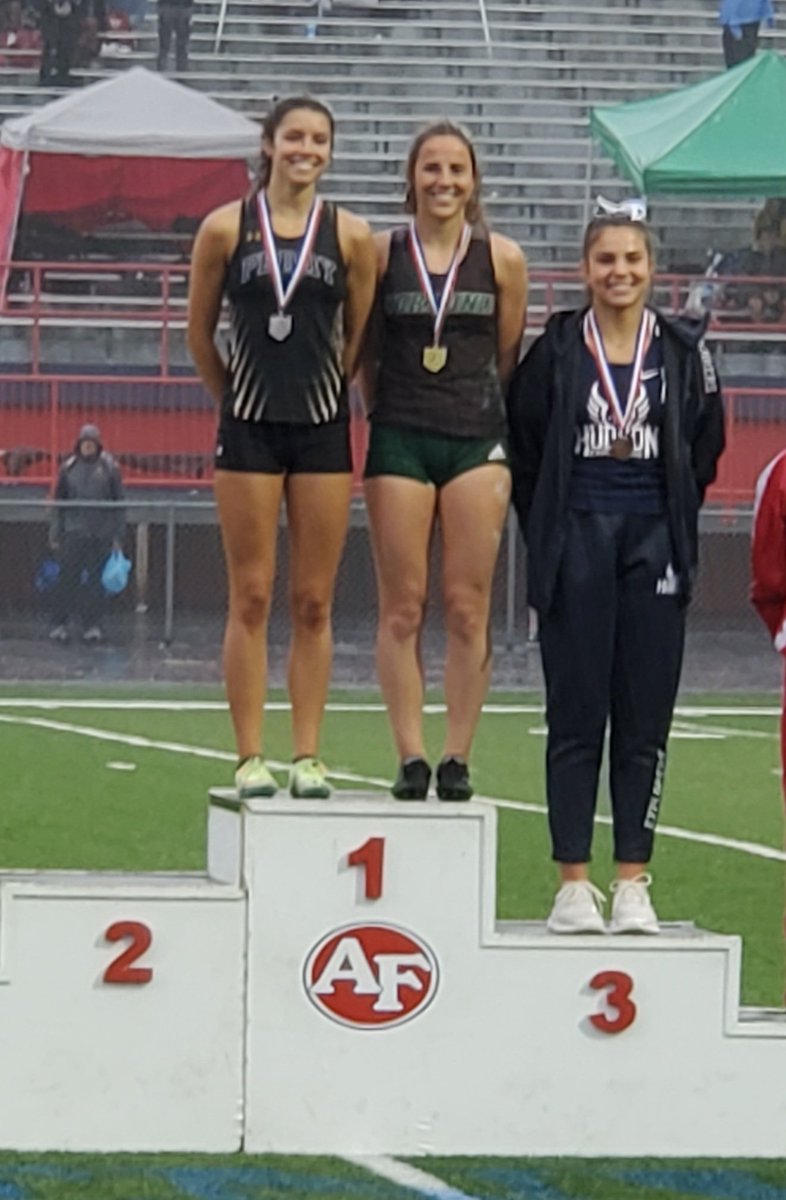 AmyOU110's tweet photo. Emily TIED for REGIONAL POLE VAULT CHAMPION!!! #GOKNIGHTS
@NHSAthletics1 @JoeSuperintend1 https://t.co/6aLeE9TKHS