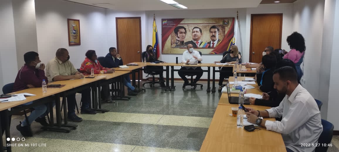 subcomlaboralAN's tweet photo. El @MinTrabajoVE  y la Comisión de Desarrollo Social Integral d/la @Asamblea_Ven en reunión de trabajo en pro d/la elaboración d/las 10 Leyes Especiales para la Clase Obrera.
#LOTTT (Art 204 al 292)
@NicolasMaduro
@delcyrodriguezv
@jorgerpsuv
@torrealbaf_
@pinfantea
@laproletaria https://t.co/rdBp8RKRp5