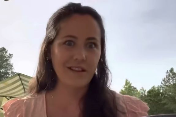 NEW RECAP! Jenelle Evans talks about attending Briana DeJesus' party, joining OnlyFans & fighting with husband David Eason: https://t.co/ljLZzkR3tz https://t.co/WDkYd7Jp7J