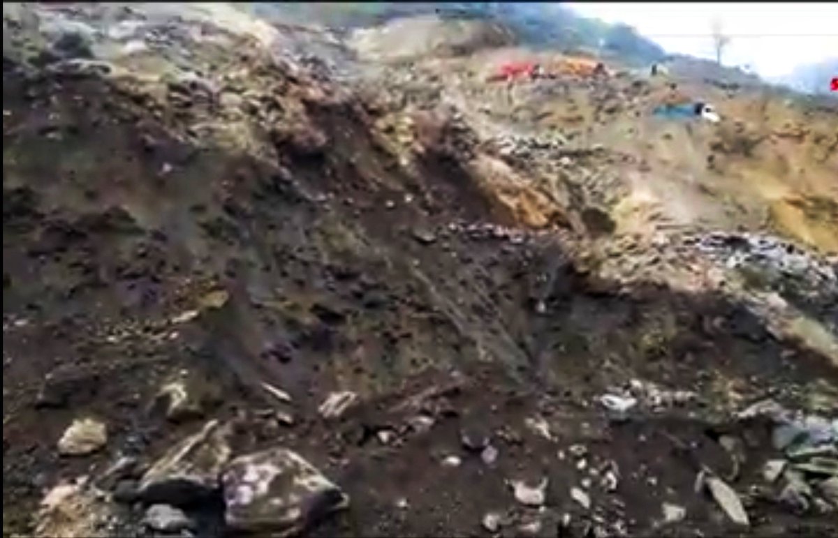 trains_are_best's tweet photo. ...Here are some more recent photos from the Sumbar site.. 

#Kashmir_rail_link #Himalayan_Geology #Slope_Failures #AlignmentSurveys #GeologicalSurvey #GeotechnicalSurvey #Landslides https://t.co/oR0t8x7YLT