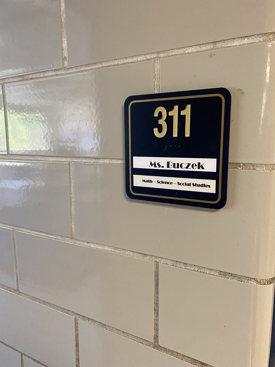 AlexisBuczek's tweet photo. Today was my last day teaching. I am so grateful so my amazing last class, and my wonderful two years at Eastgate. I will always be an advocate for public schools, students, and teachers. I’m so honored I have their support moving into my next chapter! https://t.co/NUgjRHvHae