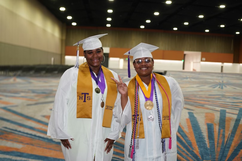 MSCSK12's tweet photo. Congratulations graduates! Check out highlights from today’s ceremony! #MSCSFirstCla22
🔹Trezevant HS https://t.co/BWClPe56Kp