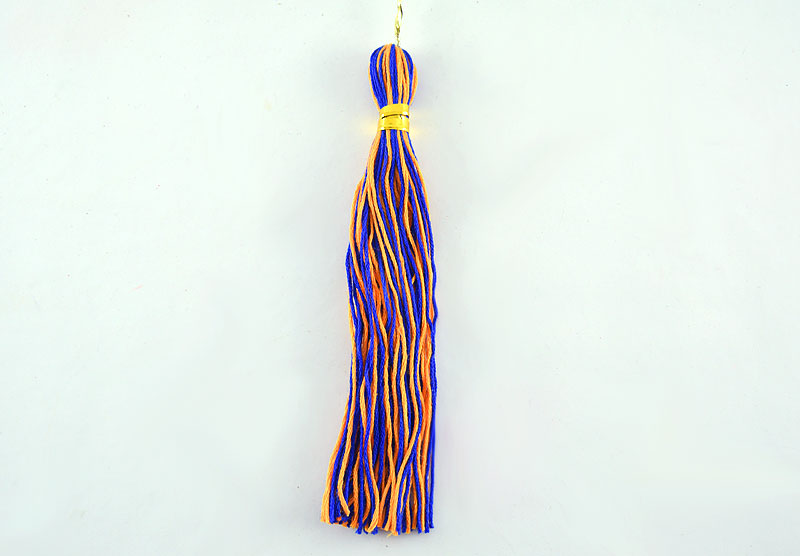 ginatepper's tweet image. Learn how to make an Insanely Cheap and Easy DIY Multicolor Graduation Tassel in under 5 minutes for about a dollar! #graduation #shorts #DIY #crafts 
youtube.com/shorts/onKoFOL…