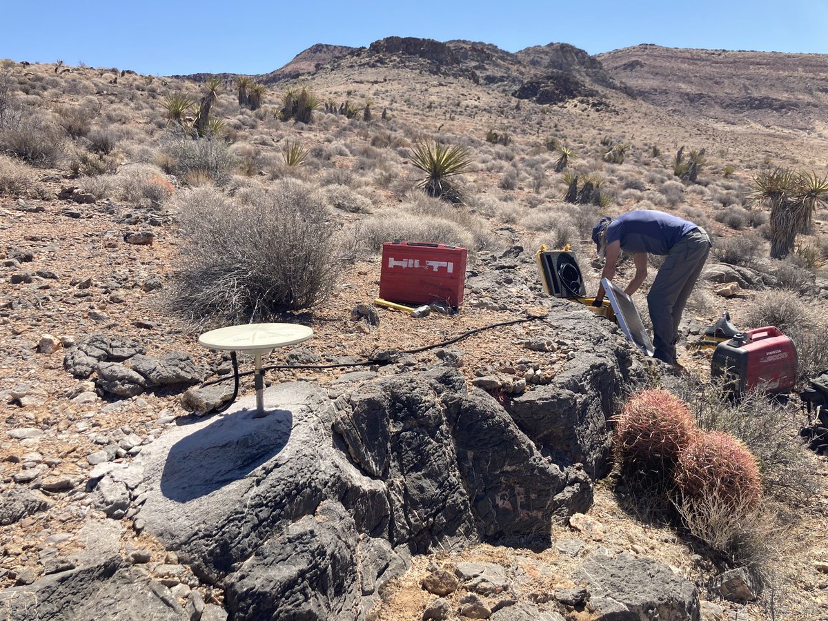 GeodesyRules's tweet image. It was so nice doing some fieldwork again after many years. Installed GPS stations across the Pahranagat Shear   Zone in southern Nevada. @NVGeodeticLab