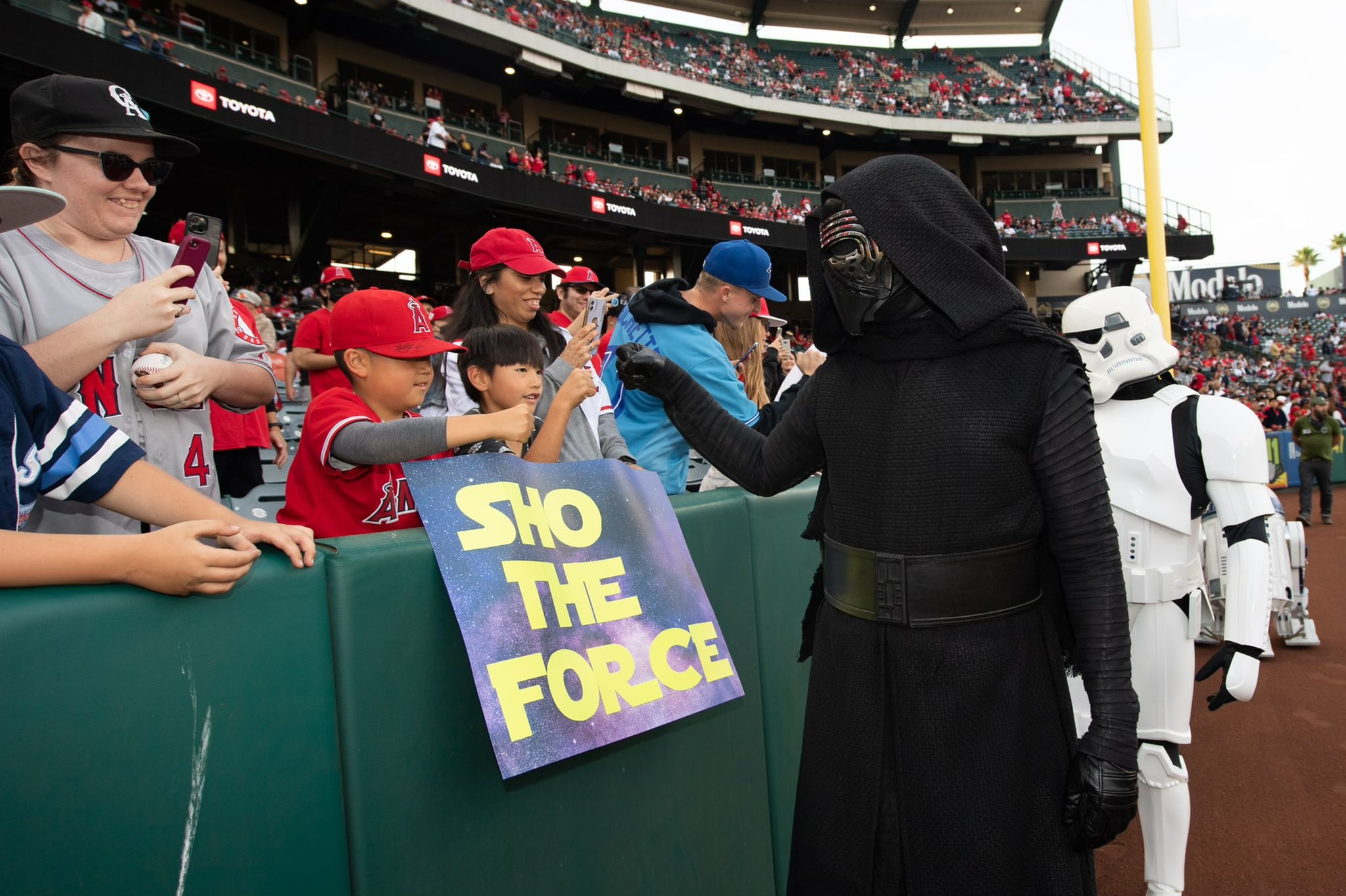 Angels Star Wars Night 2024 India Aggy Lonnie