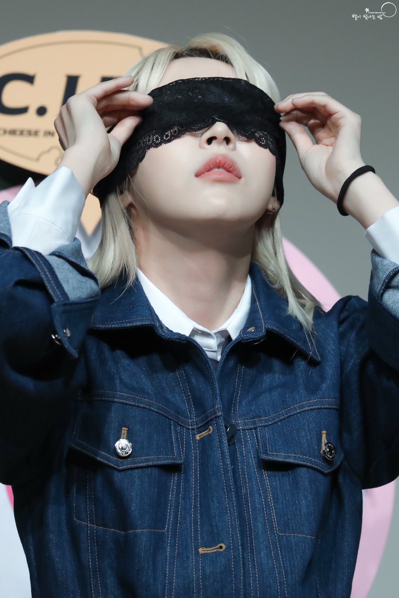 starrymoon1222's tweet photo. 220527 문별 일지아트홀 팬사인회

🥵🥵👌🏻

#MOONBYUL #문별
#C_I_T_T #Cheese_in_the_Trap https://t.co/9xtKq8Mg6Y