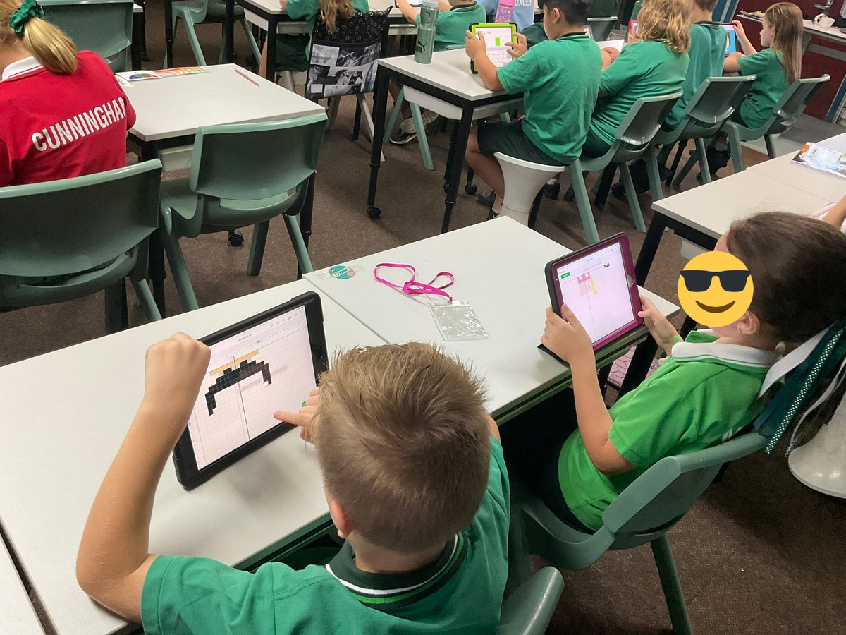 cband13GSS's tweet photo. Students created their own symmetrical Minecraft characters using pixel art in #applenumbers. There were some super engaged students today!
#appleteacher @AppleEDU #Eveyonecancreate #iPad https://t.co/1xESdtSSDr