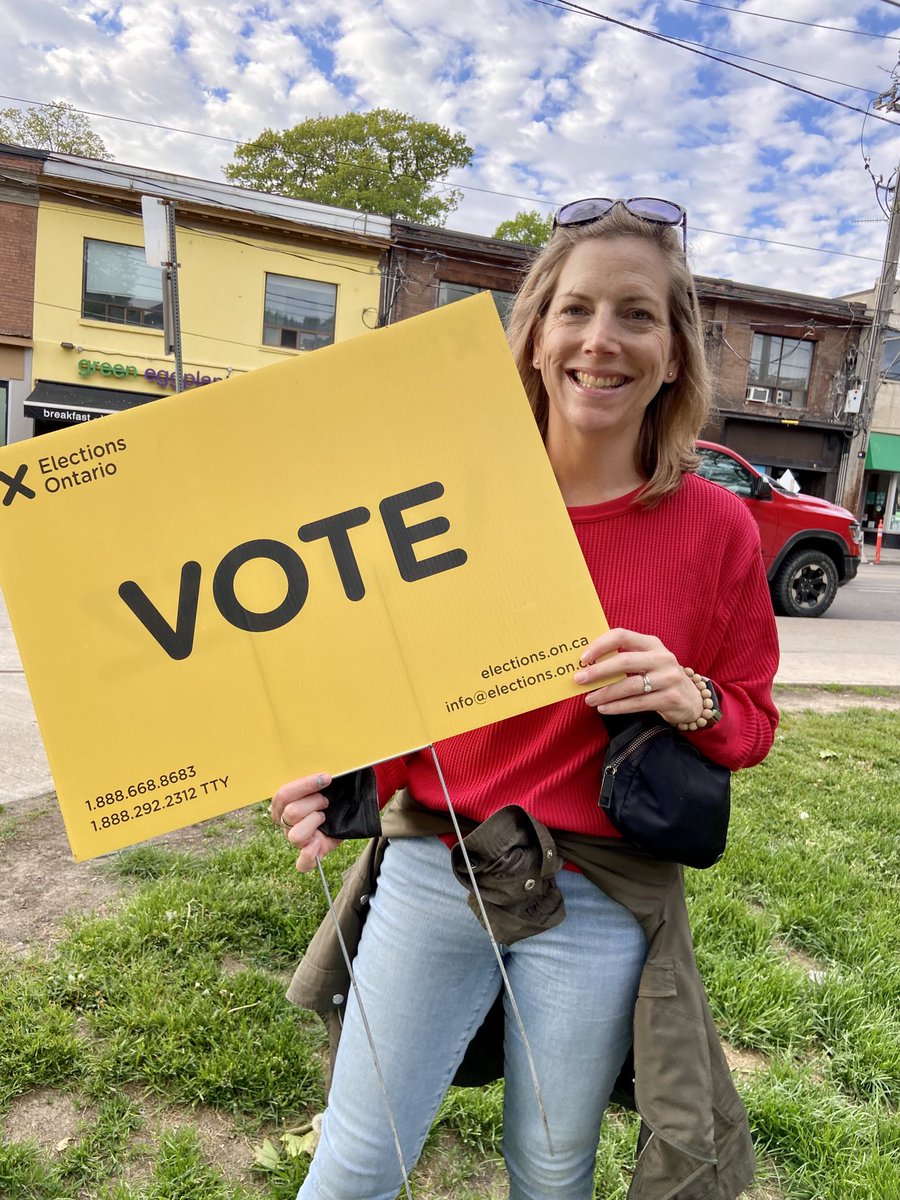 EEPisani's tweet photo. Proud to cast my vote today for ⁦⁦⁦@marymargaretbey⁩ - the next MPP for Beaches-East York! 🗳 
Go #TripleM! ⁦@BEYLiberals⁩ ⁦@OntLiberal⁩ https://t.co/W0CMqg8AZ3