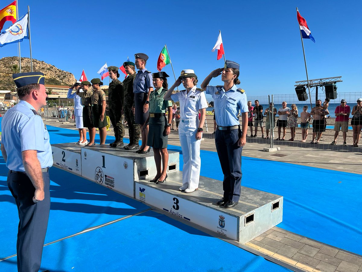 Nuestros militares y <a href="/guardiacivil/">Guardia Civil</a> han destacado en el 23 Campeonato Mundial Militar de Triatlón, celebrado en #Águilas #Murcia entre el 6 y el 10 de junio, y organizado por la #GuardiaReal y el Consejo Superior del Deporte Militar.
¡¡Felicidades campeones!! 🥇🥈🥉