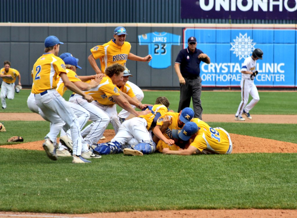 Fish_Report's tweet photo. For the first time in 51 years Russia Baseball is STATE CHAMPS!! The Raiders top Lincolnview 10-4. Canal Park is pandemonium! https://t.co/1Amy2ySBjS