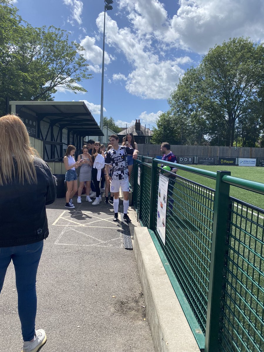 📸 | Hero at the Meadowband Stadium in Dorking, England.