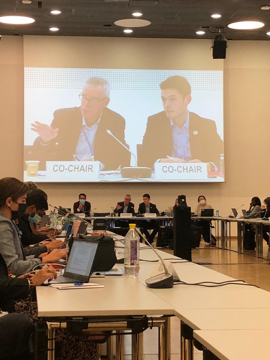 As we approach the end of wk1 at #BonnClimateConference, a quick shout out to my dedicated colleagues in 🇬🇧<a href="/COP26/">COP26</a> Presidency team, working with all partners to drive real practical action

Here are a few of them co-facilitating &amp; presenting (h/t Alison, Salka, Eva, Charlie)