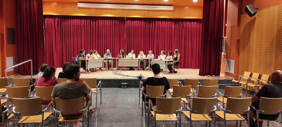 Sessió de tarda de la 1a Festa de la Inclusió als <a href="/HoPierola/">Els Hostalets de Pierola</a> amb taula rodona on s'ha debatut sobre temes diversos, fent palès la manca de valentia per part de les institucions per abordar la diversitat funcional amb normalitat. 
@diverslets <a href="/dispiera/">Dispiera Associació</a> <a href="/auria_grup/">Àuria</a> @IreneAbadGil