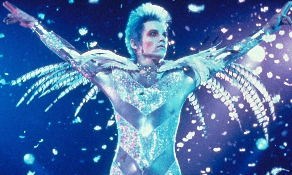 Mistera_d's tweet image. When Ville Valo say that he is a drama king and talk about peacock feathers...what comes to my mind... 
#villevalo
#interview2022
😁😁