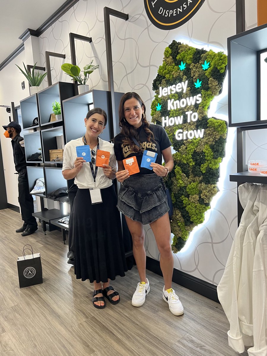 Packed house at The Apothecarium in Maplewood for the launch of ⁦<a href="/gagecannabisco/">Gage Cannabis</a>⁩ x ⁦<a href="/cookiesglobal/">Cookies 🍪</a>⁩ 

$TRSSF x ⁦<a href="/JasonGWild/">Jason Wild</a>⁩