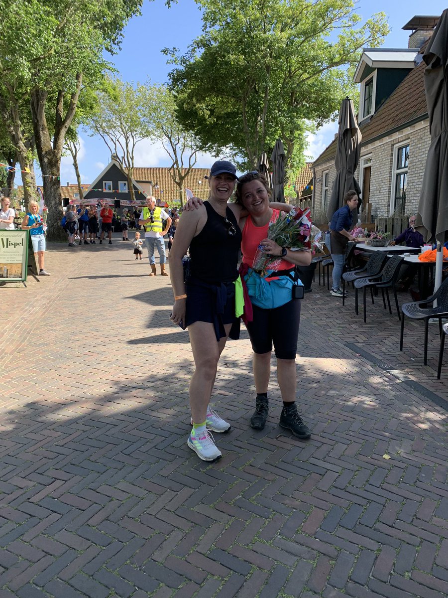 Wilster81's tweet photo. Jaaaaaaaaaaaaaaaaaaa bedankt voor al jullie support!! Twitter is lief ❤️! #rondjeameland #wedidit #trots #50kilometer #naardefilistijnen #nooitmeer https://t.co/58kFmV2Gcl