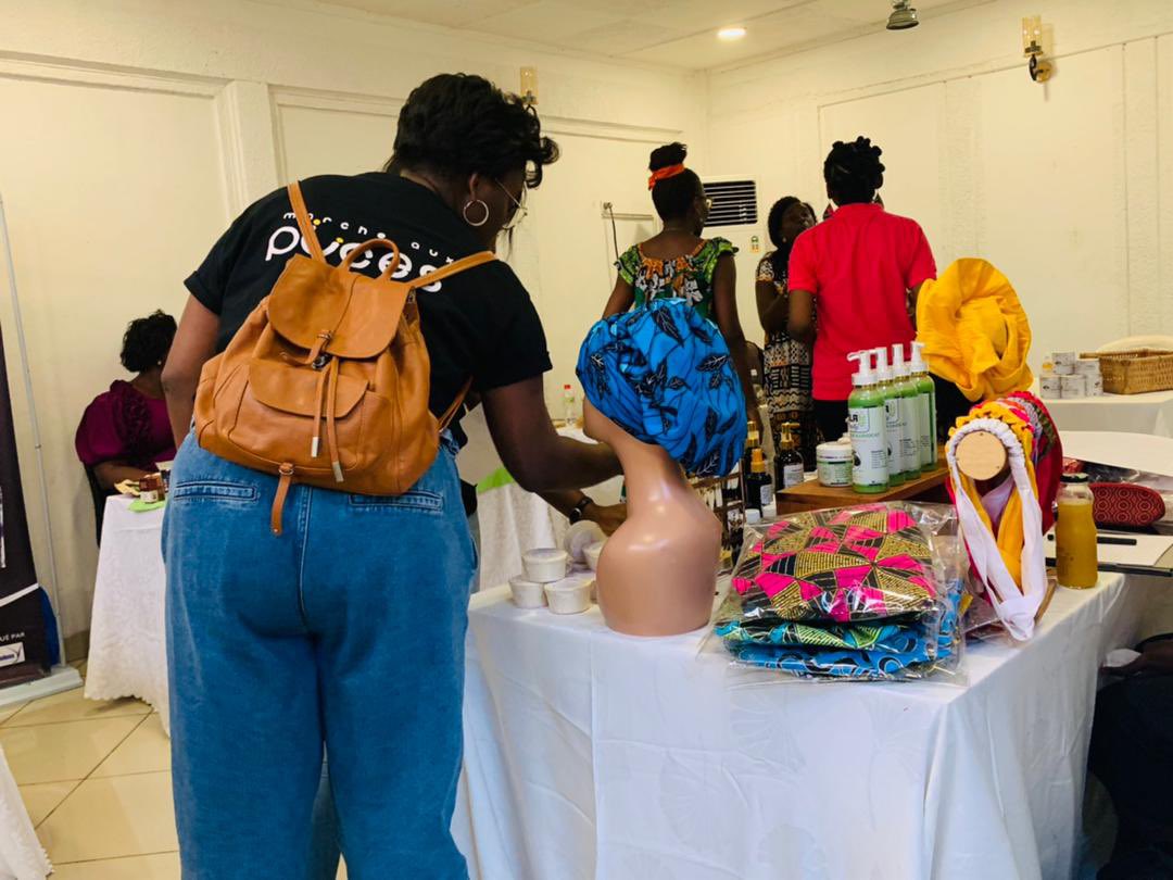 MAP237's tweet photo. Moments de qualités 🤩
Des produits de qualités de chez nous par nous et pour nous✨
#CEICAC 
#MadeInCameroon
#MAP237 https://t.co/z2YzKSdNGt