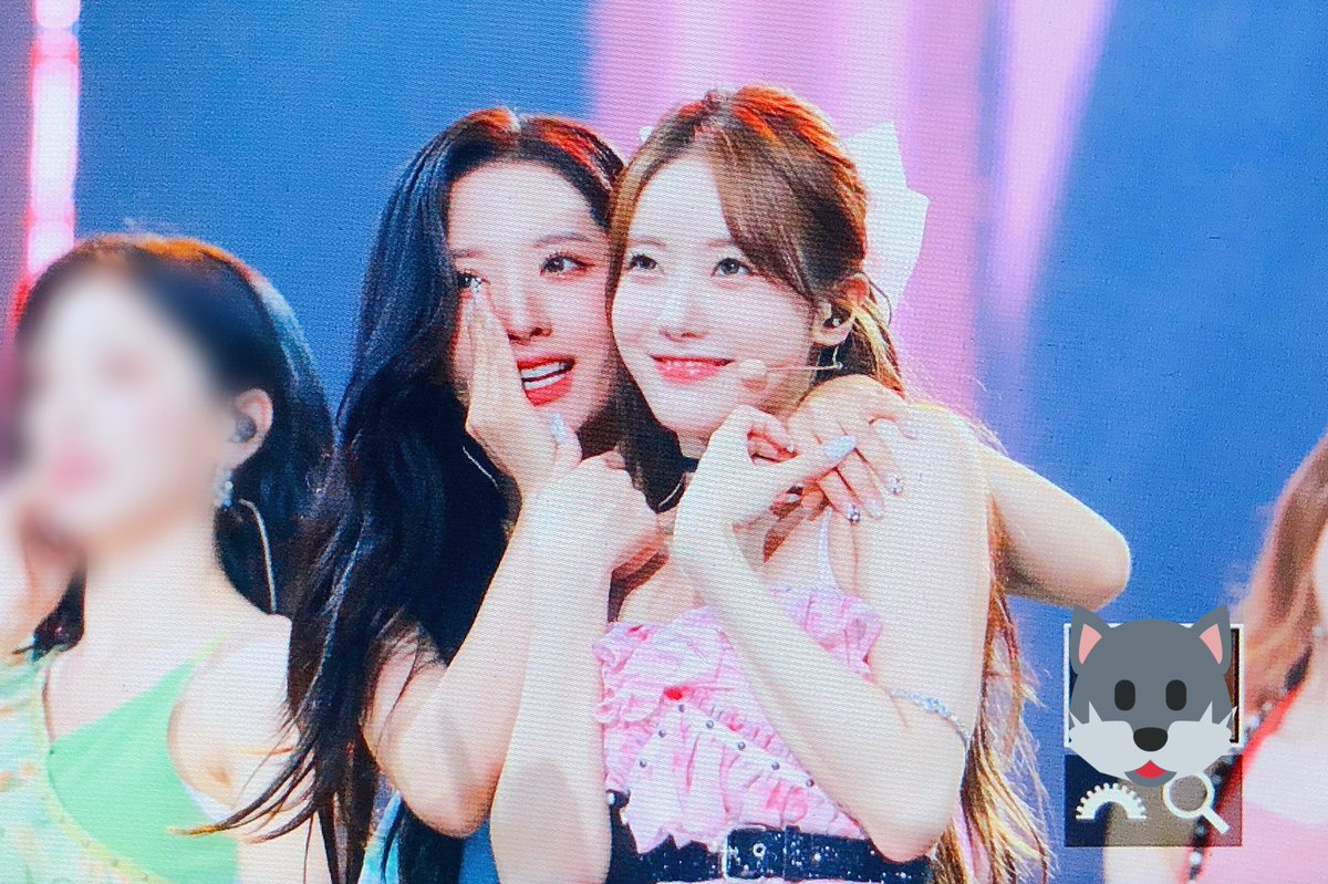 bonlupicss's tweet photo. 220611 © daynnight_306 #BONA #LUDA #뽀루 #보나 #루다 https://t.co/sHNQSvcrul