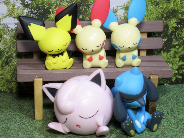 Pikata 1回300円のガチャの肩ズンfig ２です ピチュー プラスル マイナン リオル プリンの全5種 みんなかわいいですね プリンちゃんとピチューちゃんを見て以前ポケセンで発売されたうたたねギザみみピチューグッズにプリンちゃん ギザみみ